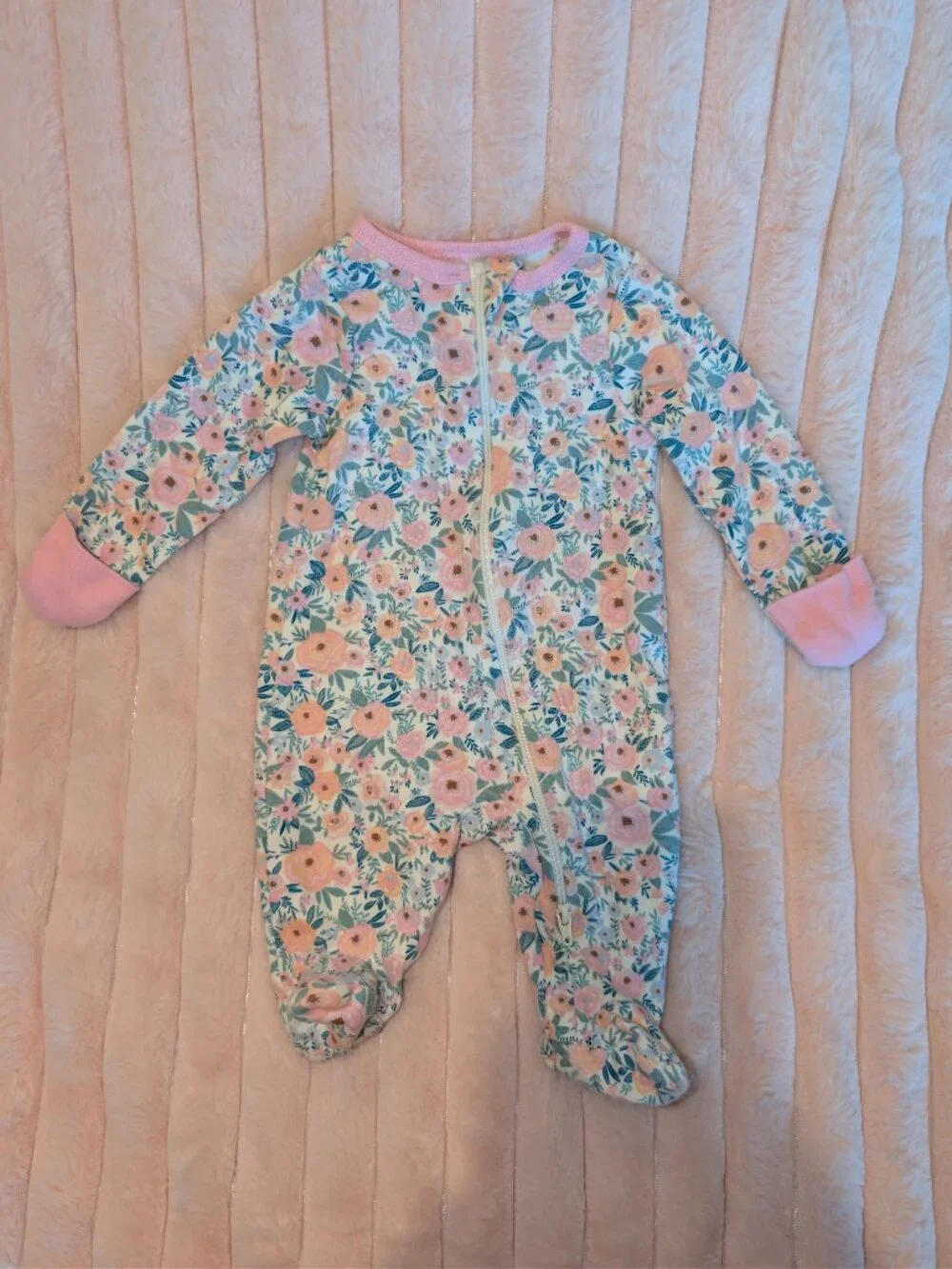6 Piece Newborn Baby Girl Bodysuit Lot Mixed Brands